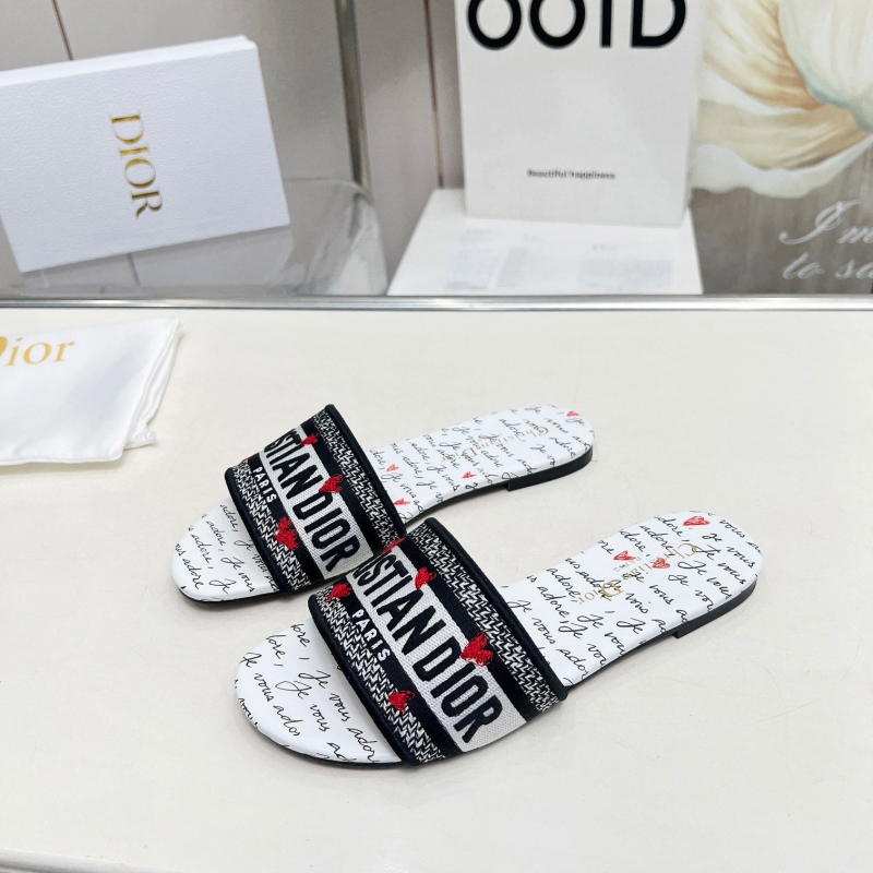 ch**an D*or slippers